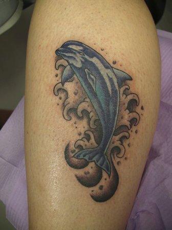 tatuaje delfin